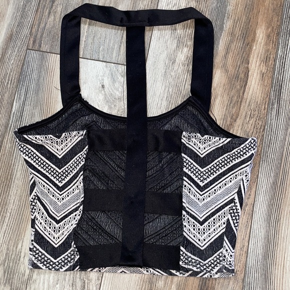 Strappy crop top - Picture 2 of 2